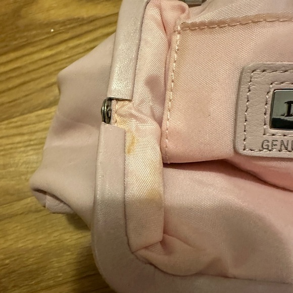 Danier light pink leather clutch, (5”x8”) - Picture 4 of 6